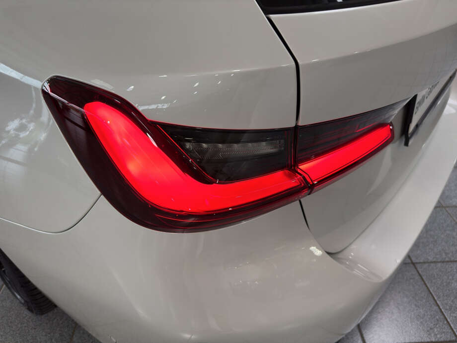 BMW 318d (Bild 16/17)