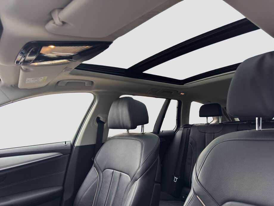 BMW 530e Touring (Bild 11/15)