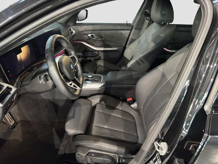 BMW 318d (Bild 10/15)