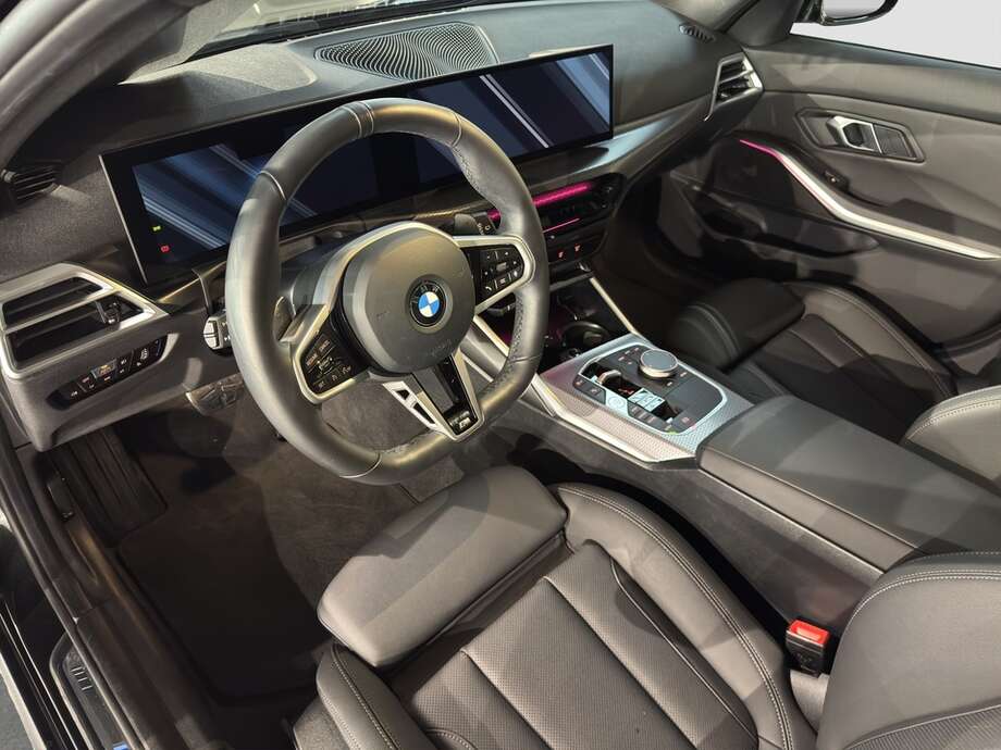 BMW 318d (Bild 11/15)