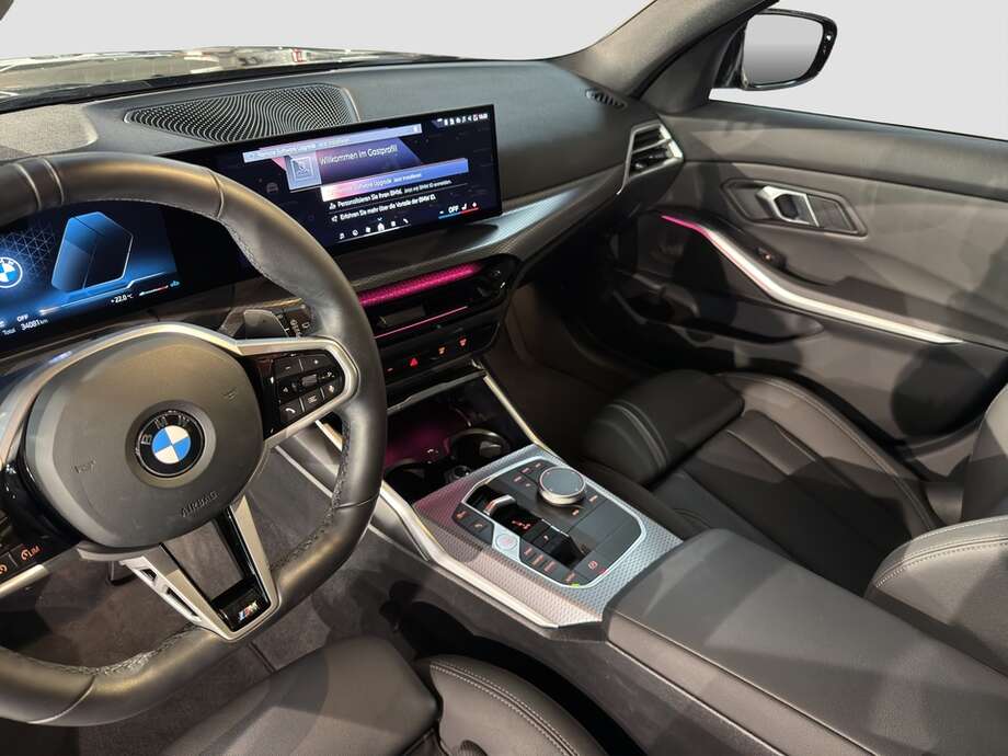 BMW 318d (Bild 13/15)