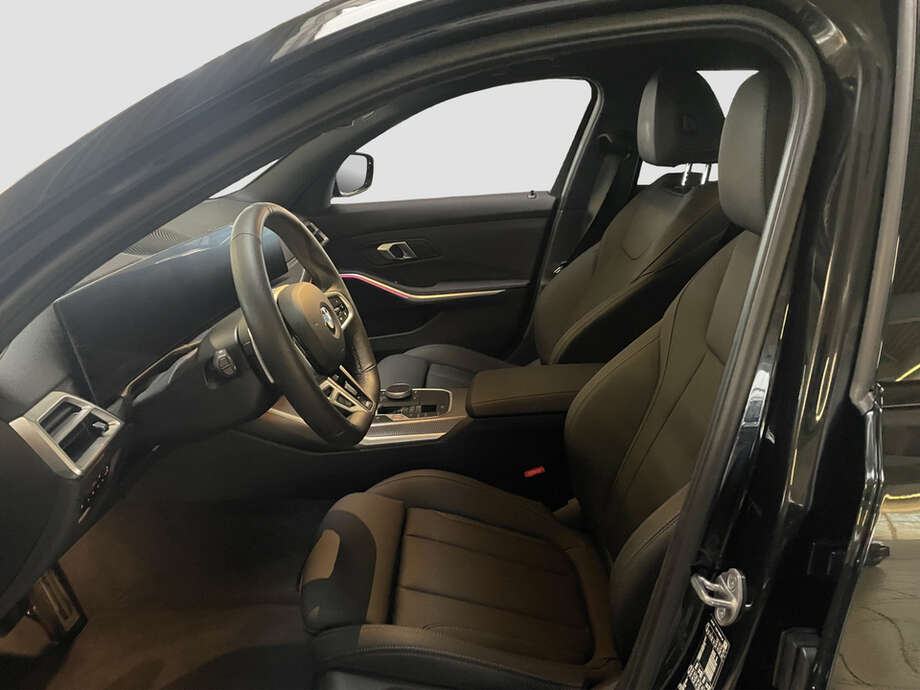 BMW 318d (Bild 14/14)