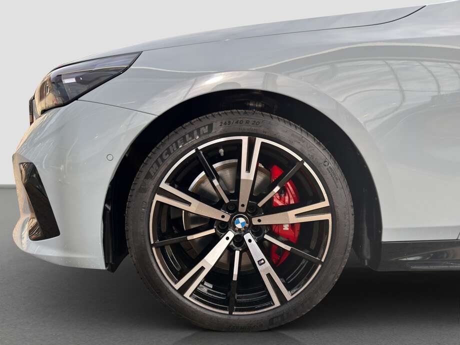 BMW 540d xDrive (Bild 9/18)