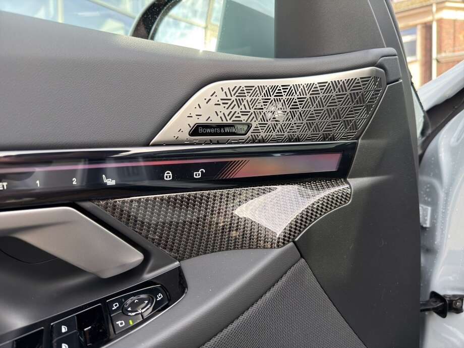 BMW 540d xDrive (Bild 17/18)