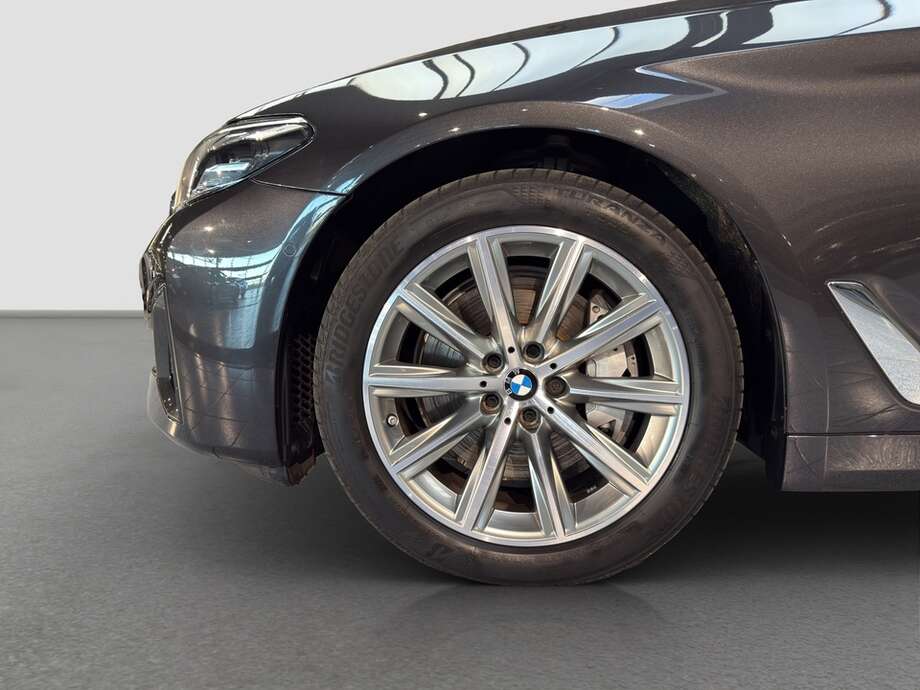BMW 530d (Bild 9/15)