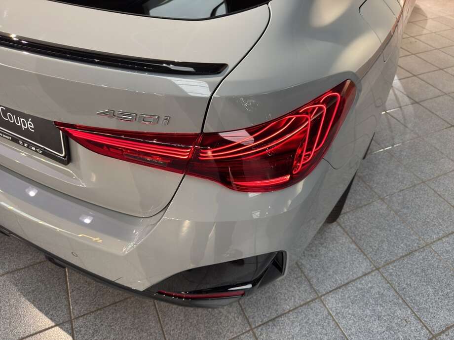 BMW 430i xDrive (Bild 16/17)