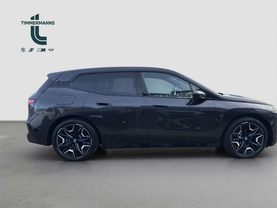 BMW iX (Bild 7/16)