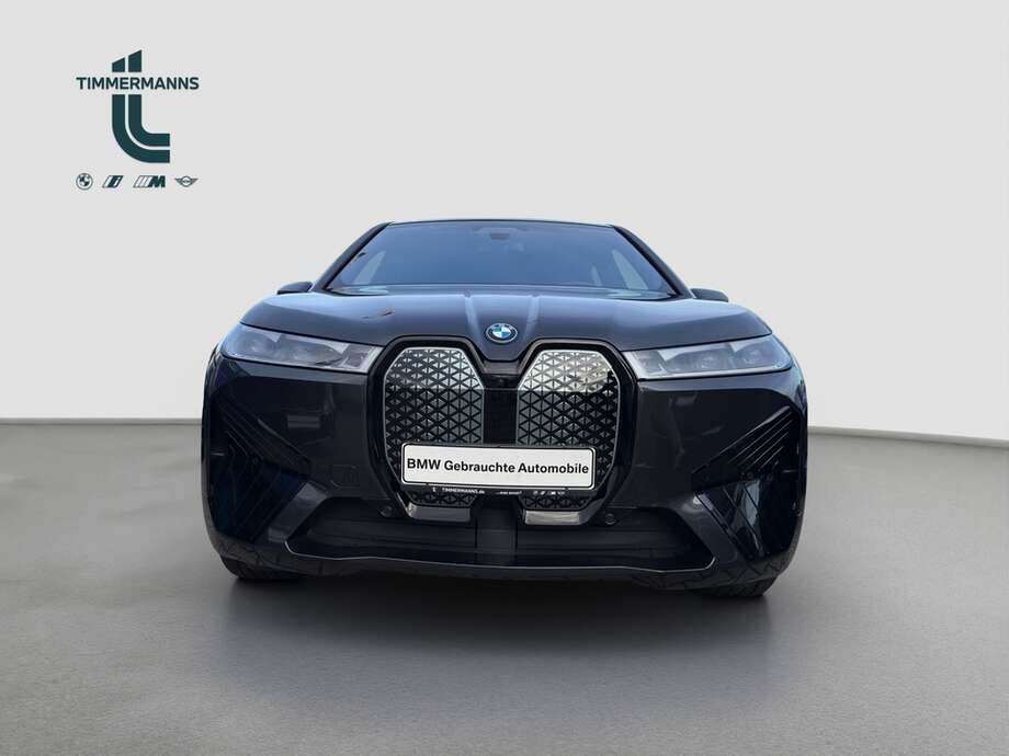 BMW iX (Bild 9/16)