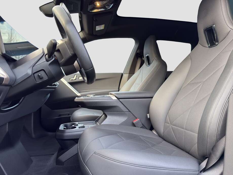 BMW iX (Bild 11/16)