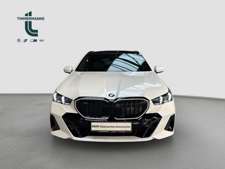 BMW 540d xDrive (Bild 8/18)