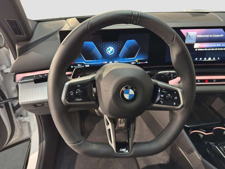 BMW 540d xDrive (Bild 12/18)