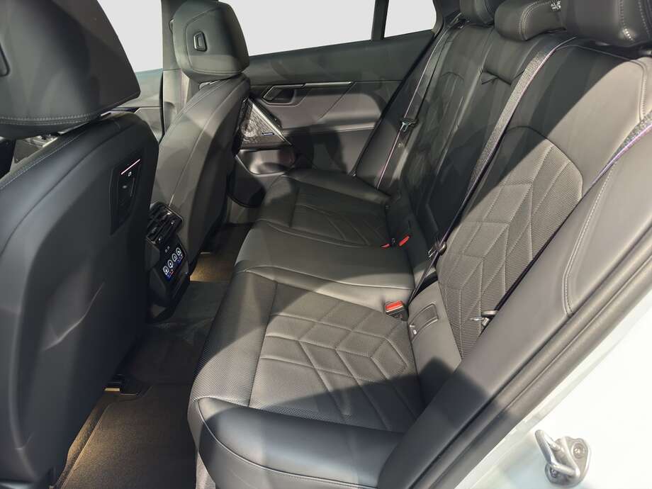 BMW 540d xDrive (Bild 14/18)