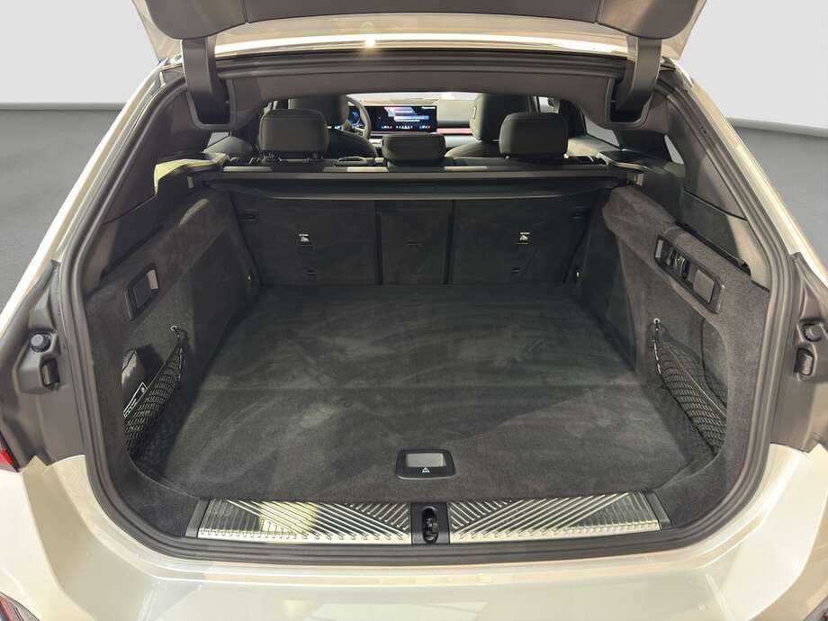 BMW 540d xDrive (Bild 15/18)