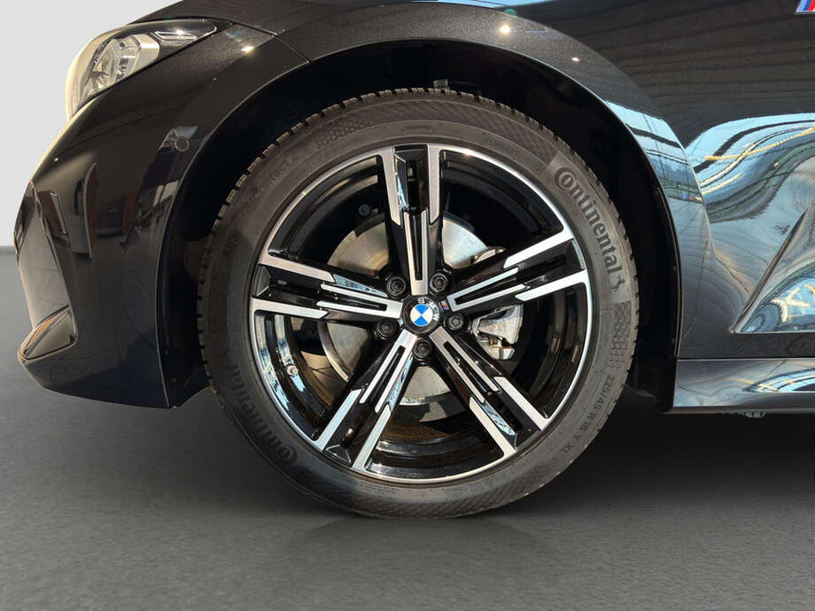 BMW 320d (Bild 9/15)