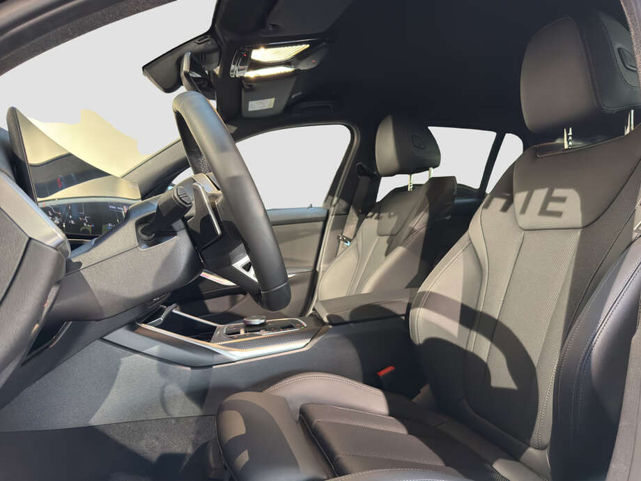 BMW 320d (Bild 10/15)