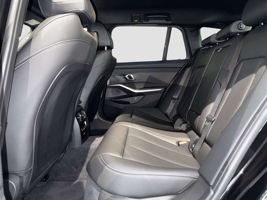 BMW 320d (Bild 14/15)