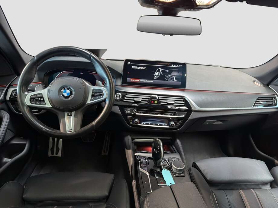 BMW 530d xDrive (Bild 14/16)