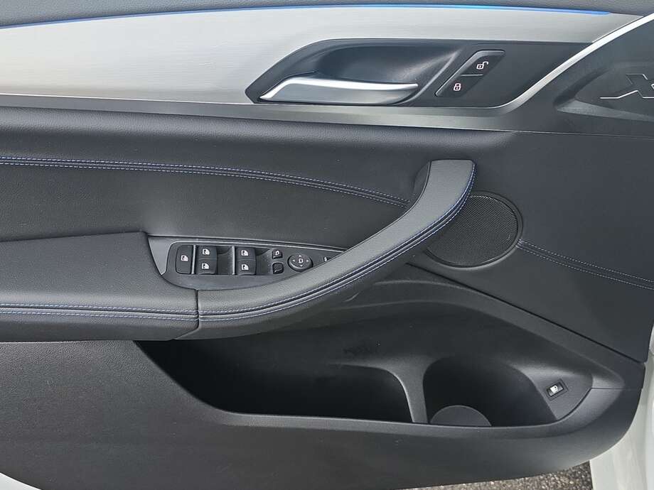 BMW X3 (Bild 16/18)