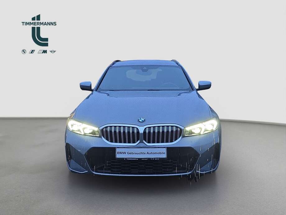 BMW 318d (Bild 8/18)