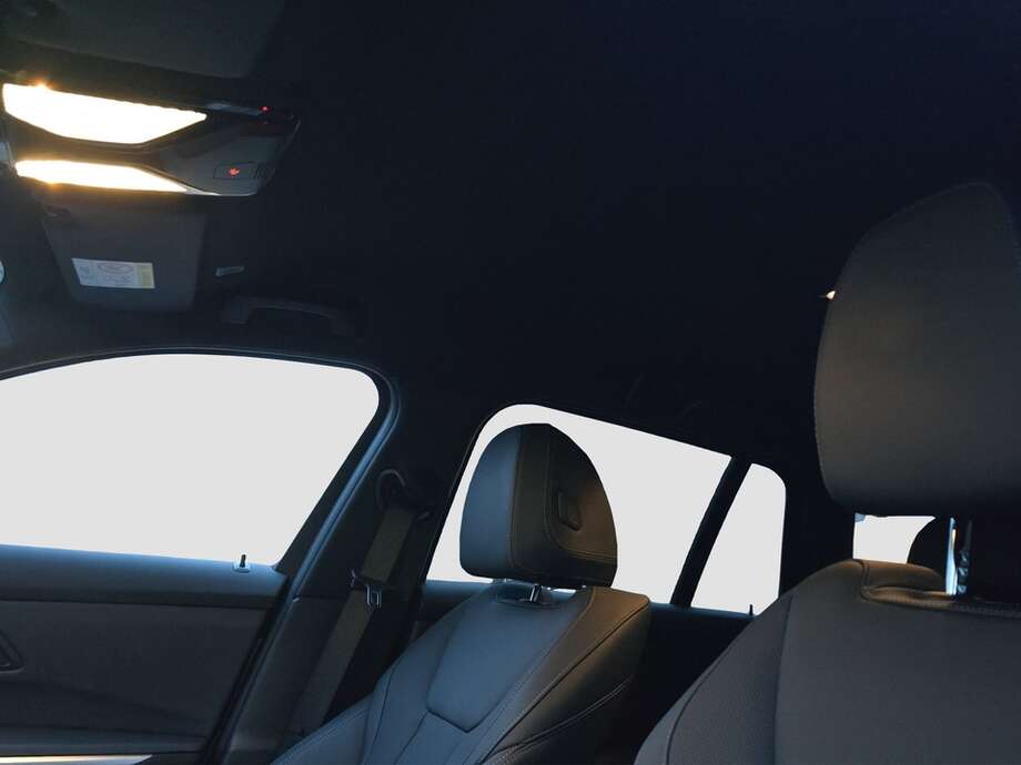 BMW 318d (Bild 11/18)