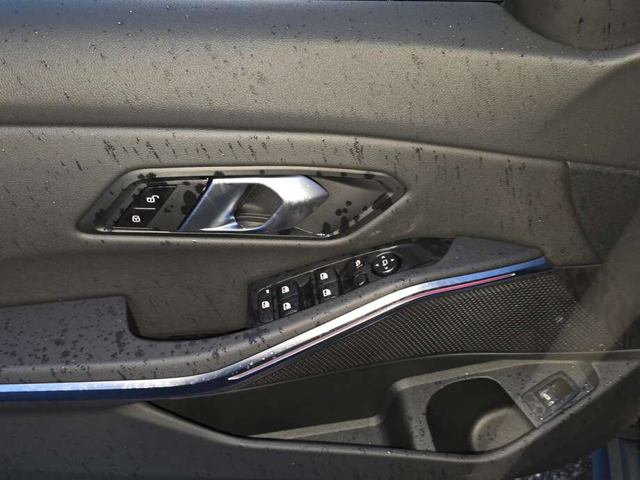 BMW 318d (Bild 16/18)