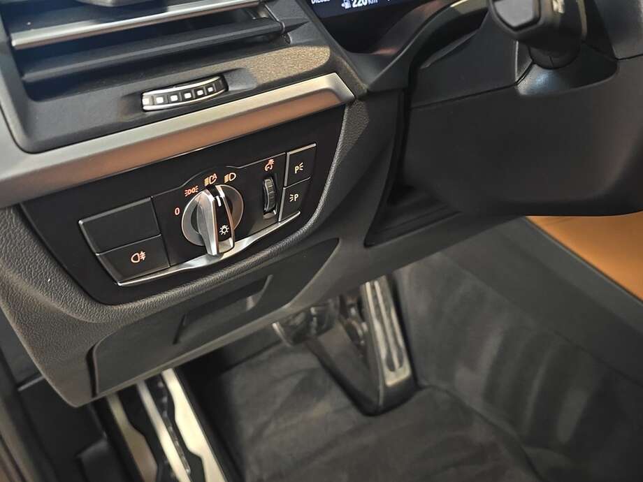 BMW X4 (Bild 17/18)