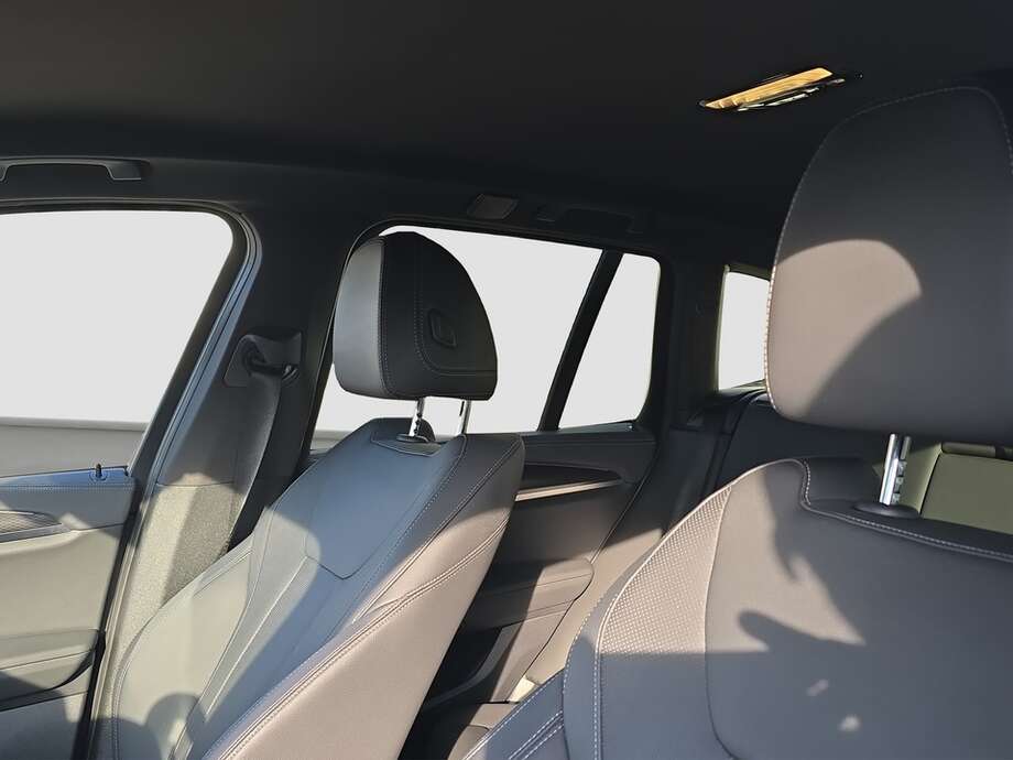 BMW X3 (Bild 12/19)