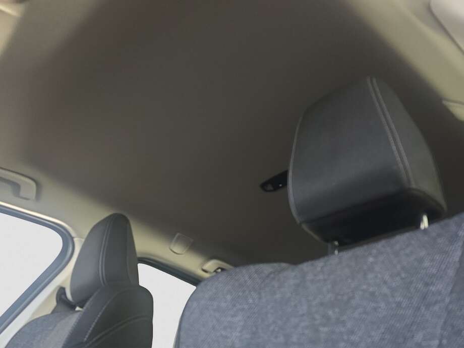 BMW 218 Active Tourer (Bild 12/18)