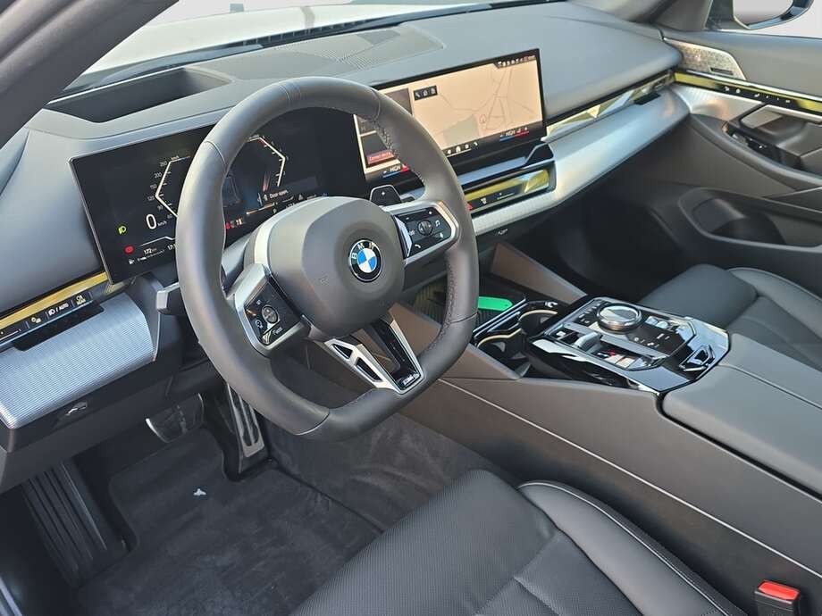 BMW 540d xDrive (Bild 10/19)