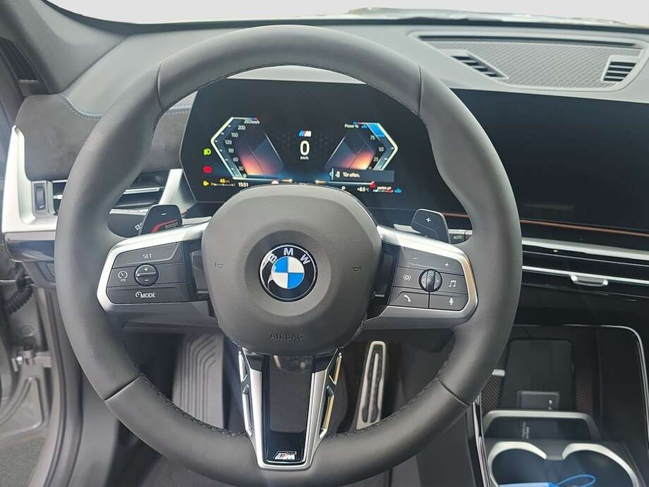 BMW X1 (Bild 12/16)