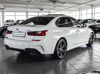 BMW 330e (Bild 2/20)