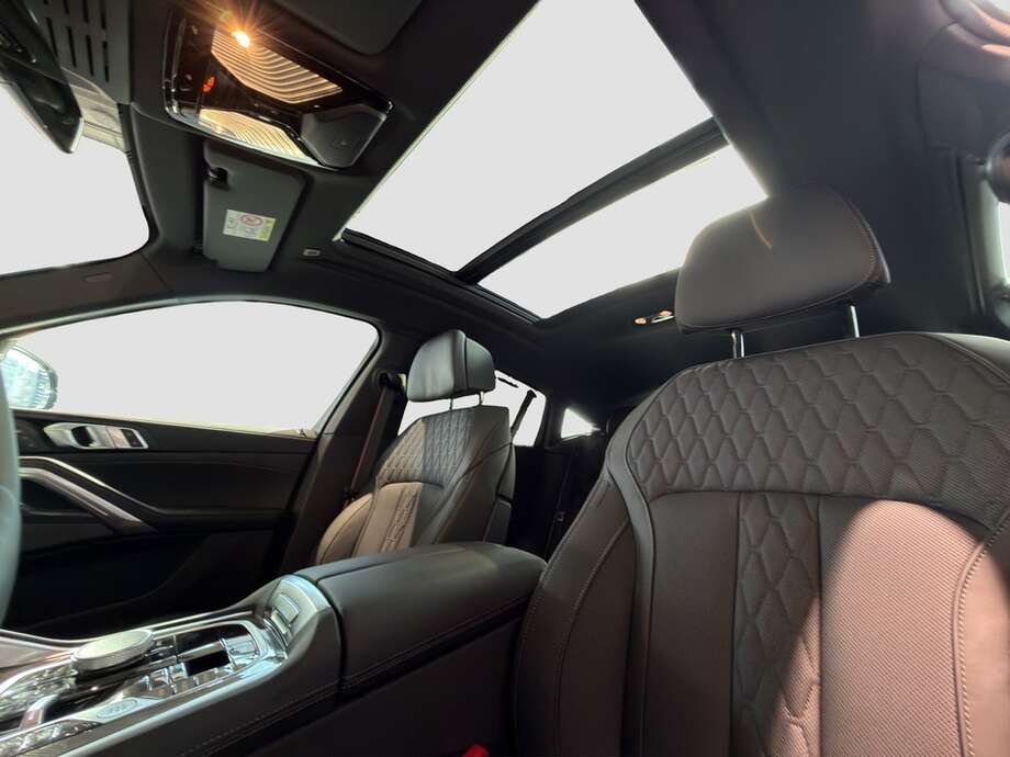 BMW X6 (Bild 11/15)