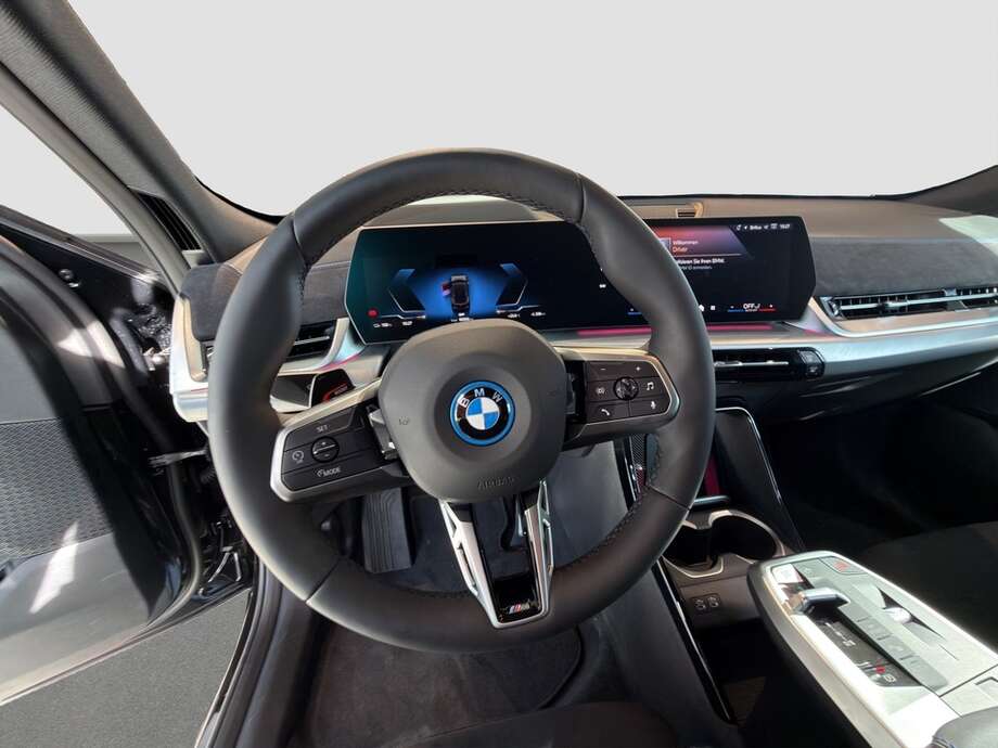BMW iX2 xDrive30 (Bild 10/13)