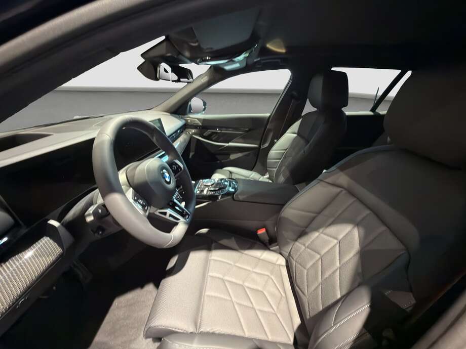 BMW 540d xDrive (Bild 10/13)