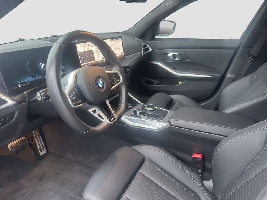 BMW 318d (Bild 8/15)