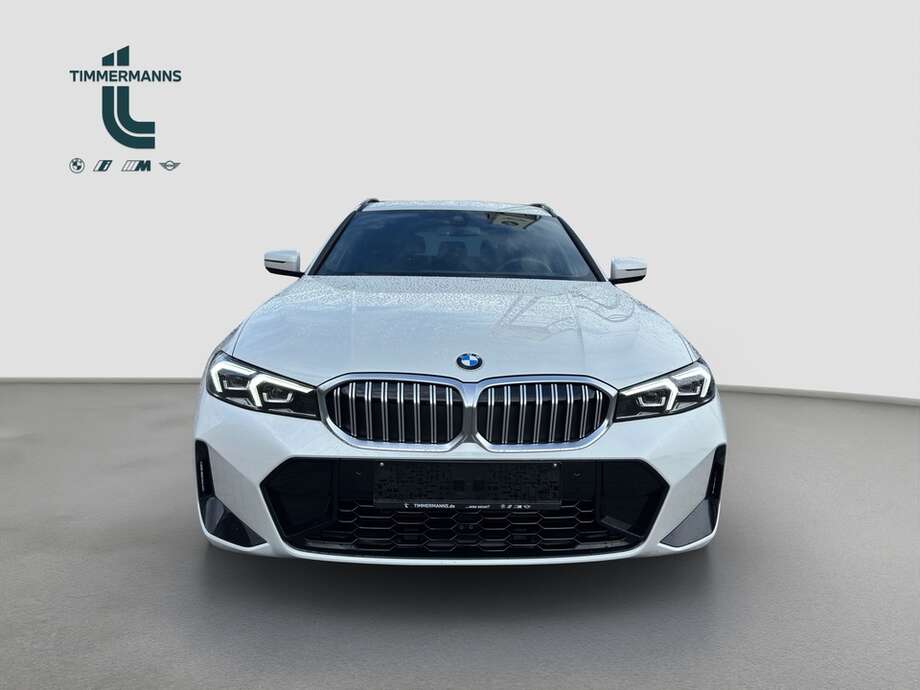 BMW 318d (Bild 8/16)