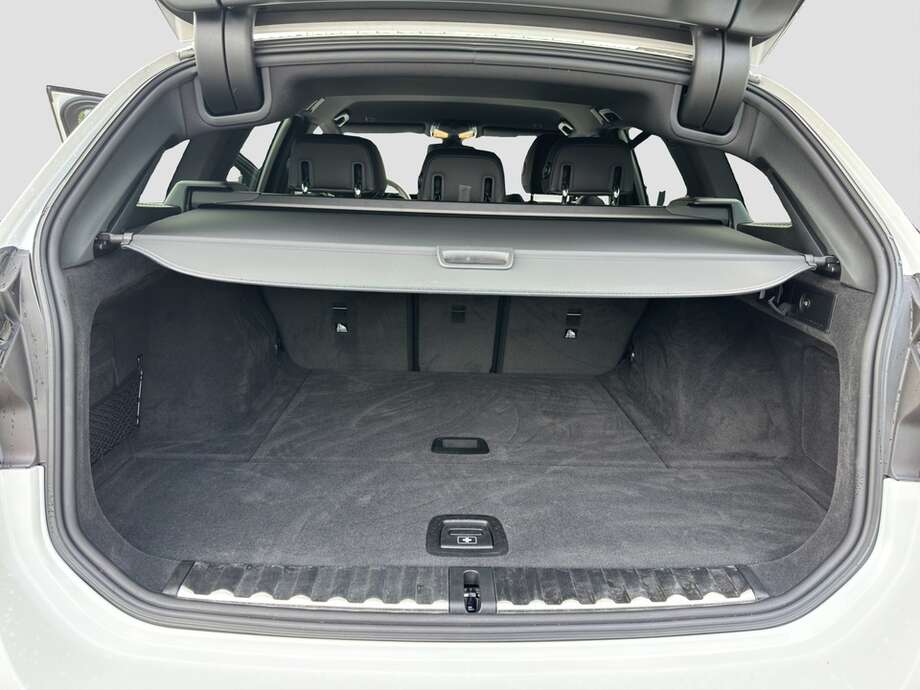 BMW 318d (Bild 14/16)