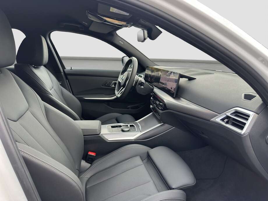 BMW 318d (Bild 15/16)