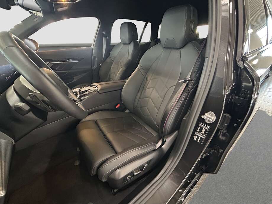 BMW 520d (Bild 11/19)