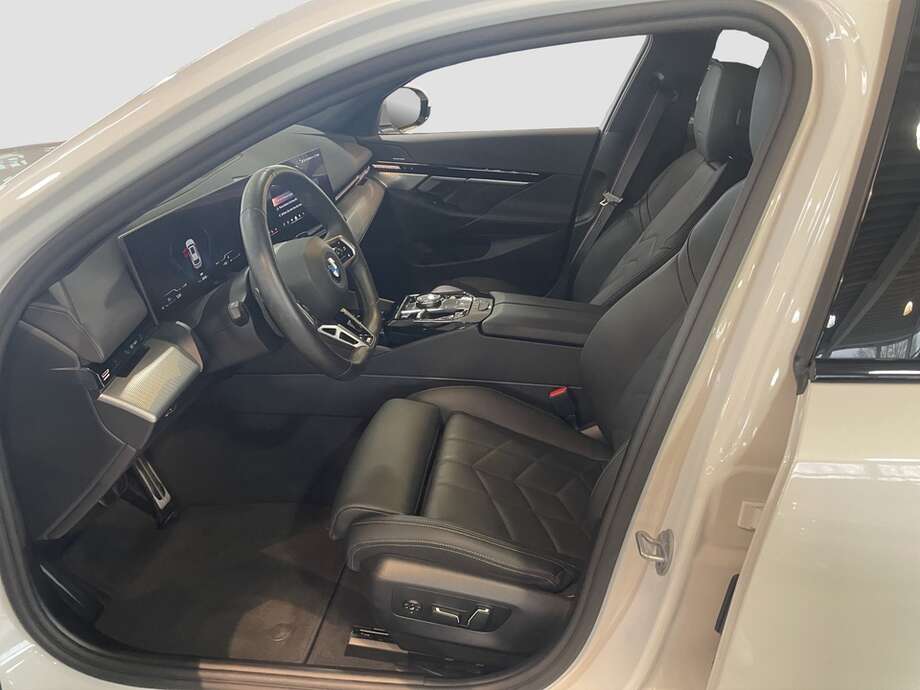 BMW 520d (Bild 10/13)