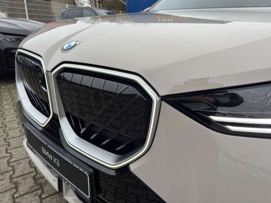 BMW X3 (Bild 18/18)