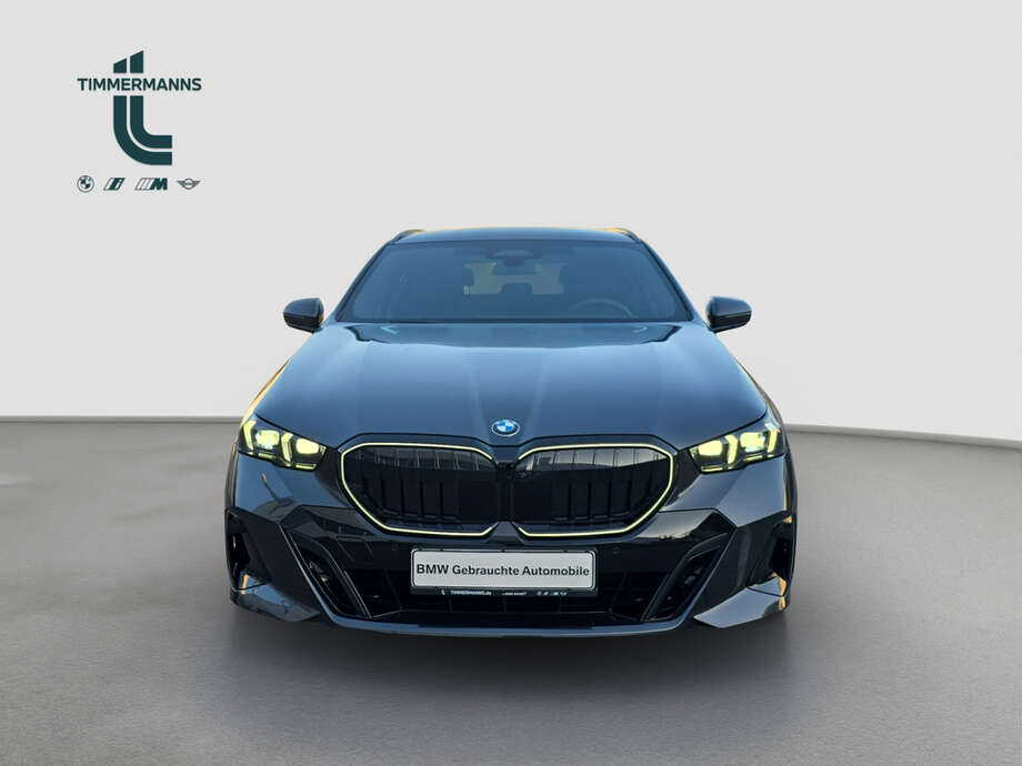BMW 540d xDrive (Bild 8/19)