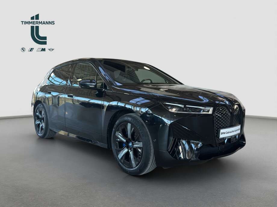BMW iX (Bild 7/19)