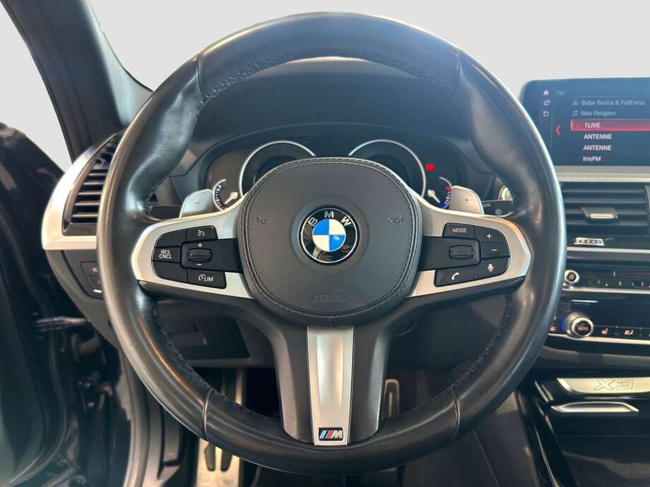 BMW iX3 (Bild 12/16)