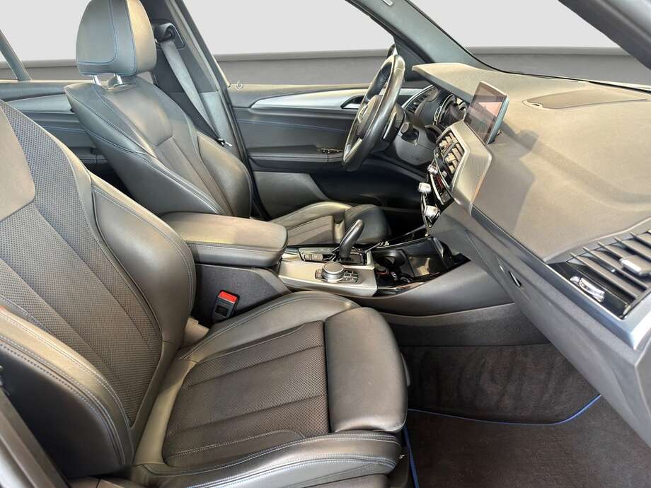 BMW iX3 (Bild 16/16)