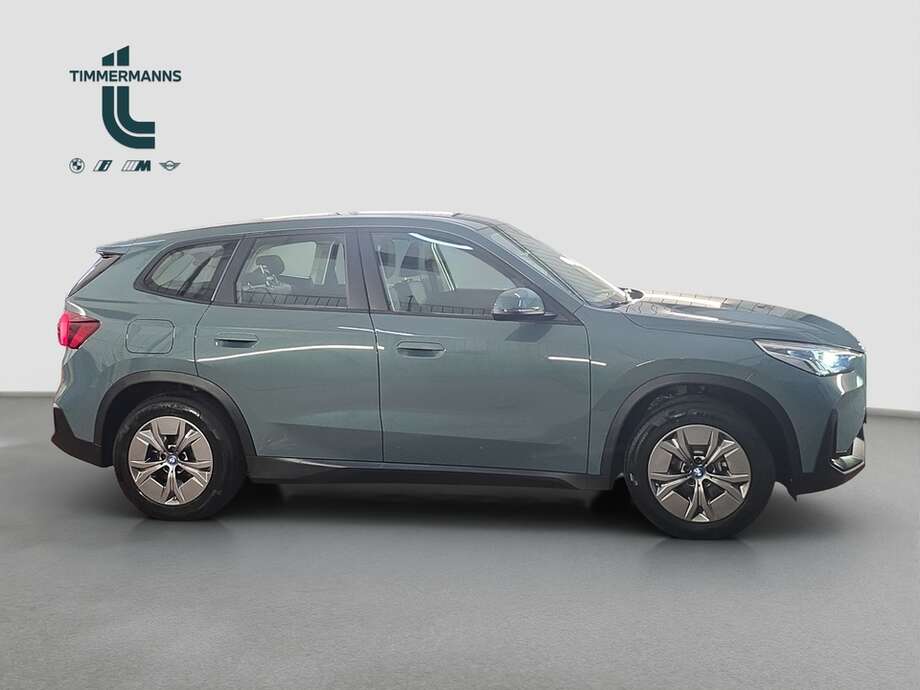 BMW iX1 xDrive30 (Bild 6/18)