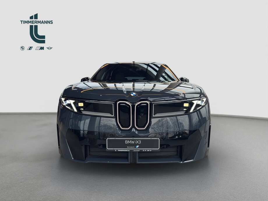 BMW iX3 (Bild 8/17)