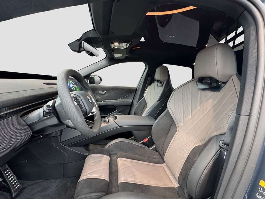 BMW iX3 (Bild 10/17)