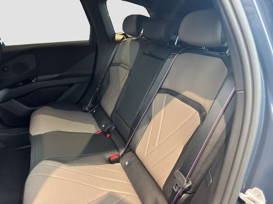 BMW iX3 (Bild 14/17)