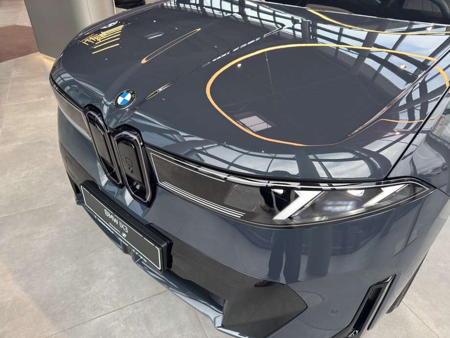 BMW iX3 (Bild 17/17)